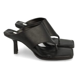 Sandalia de Esclava con Tacón de Aguja