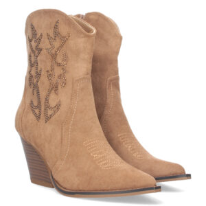 Botín campero con cierre de cremallera.