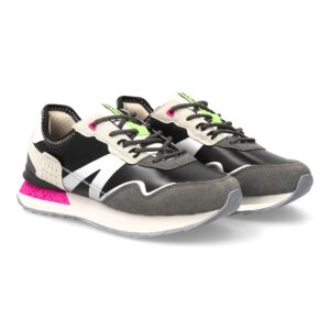 Zapatilla deportiva urbana y moderna