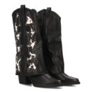 Bota cowboy con bordados y tachuelas